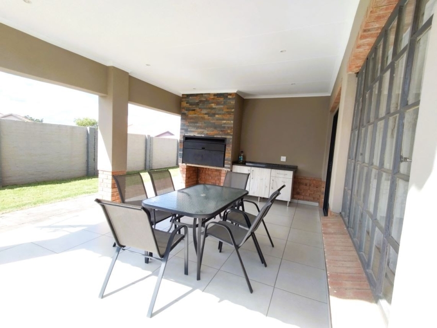 3 Bedroom Property for Sale in Waterkloof East North West